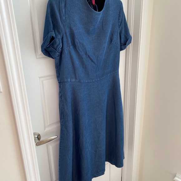 Banana Republic Jean Dress with Pockets - Size 10 - Picture 2 of 9
